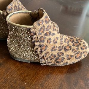 Olive & Edie toddler girls size 8 new leopard print and gold glitter booties
